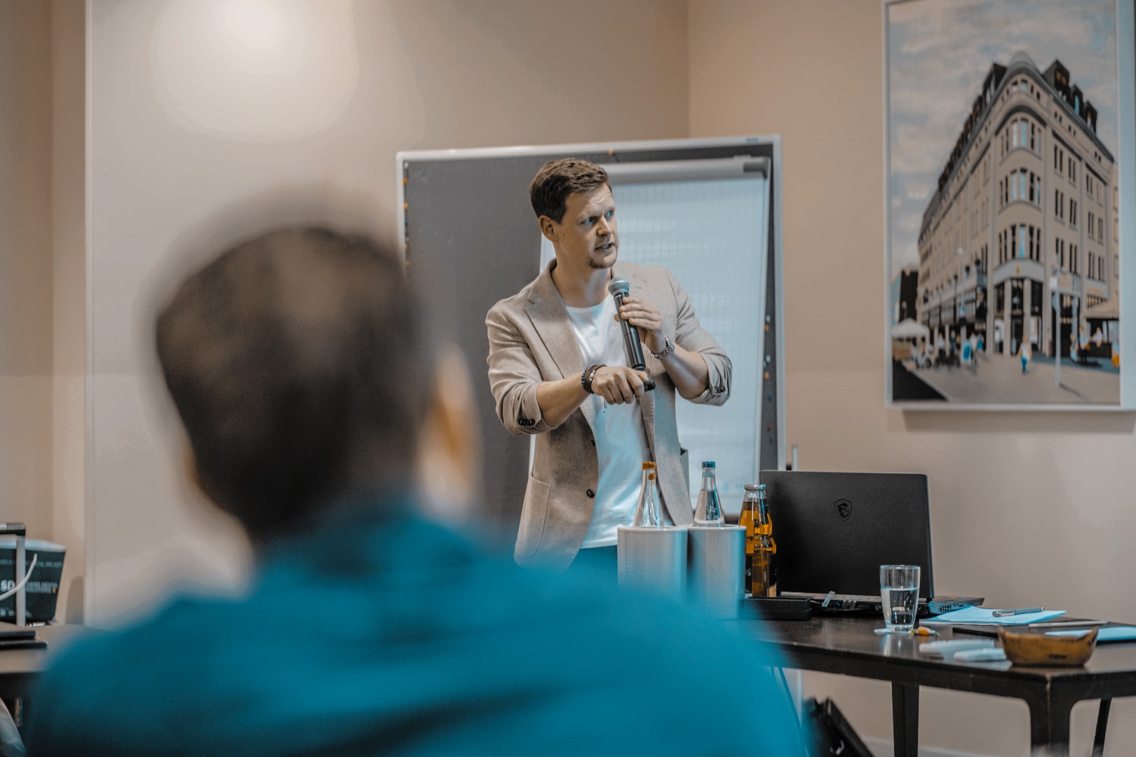 Maximilian Prill: Giftfrei gesunde Zähne in Hannover - Biologische Zahnmedizin und Keramikimplantate